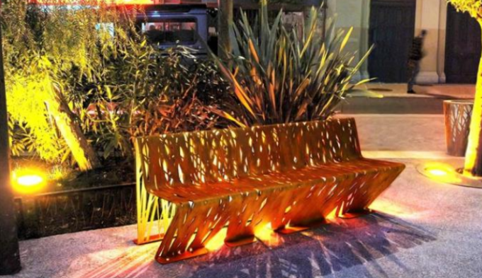 Spätester Entwurfs-Stadtmöbel Corten-Stahl kreuzte im Freien Bänke