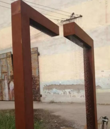 Zeitgenössisches Entwurfs-Doppeltes L Stahlwasser-Brunnen Metallwasser-Eigenschaft Corten