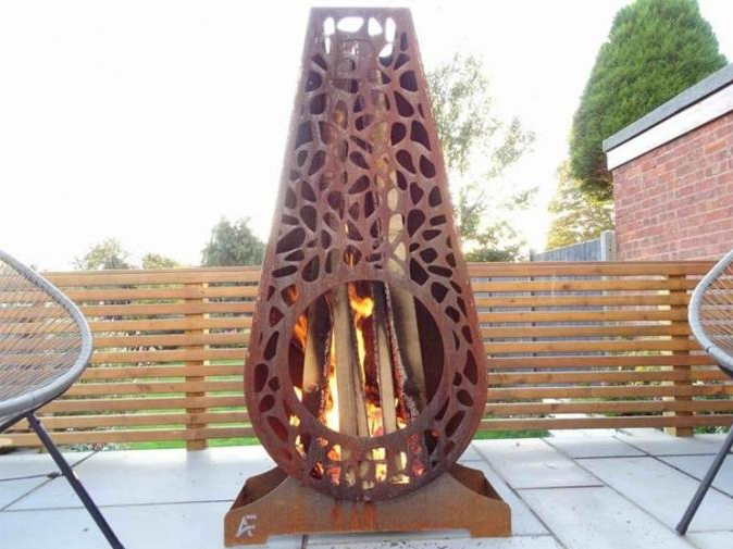 Kamin hölzerner brennender Corten-Stahl Colonna im Freien für Gartenlandschaft