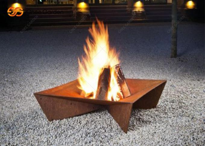 Hölzernes brennendes Stahlfeuer im Freien Pit Charcoal Bbq Grills Corten