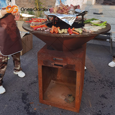 Kochendes GRILL Grill-antikes Hochleistungsfeuer im Freien Pit Corten Metal Barbecue