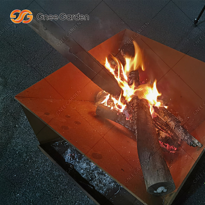 Hölzerne brennende metallgarten-Feuer Grube u. GRILL Corten Stahl
