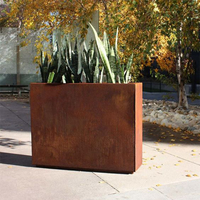 Fertigen Sie Stahlpflanzer-große quadratische Metallblumen-Töpfe Corten im Freien besonders an