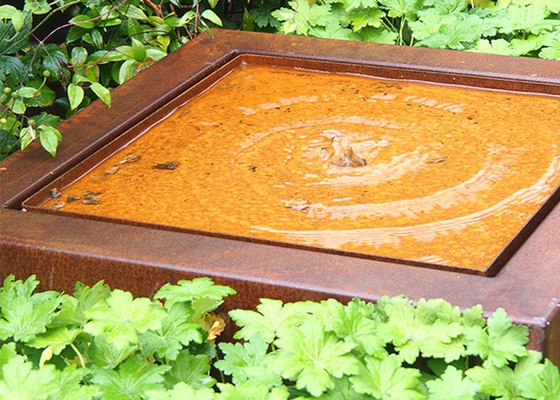 Dekoratives Metallgarten-Skulptur-Wasser im Freien kennzeichnet besonders angefertigt