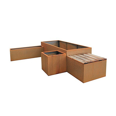 Metall, das Rusty Corten Steel Planter Box im Patio im Freien verbiegt