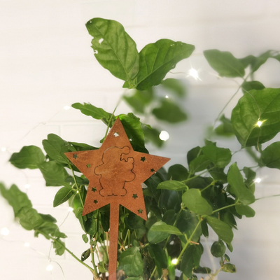 Sternförmiger verwitternder Stahlmetallgarten verziert Weihnachtsdekoration