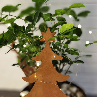 Verziert verrosteter Metallstahlgarten Corten Weihnachtsbaum-geformte Dekoration