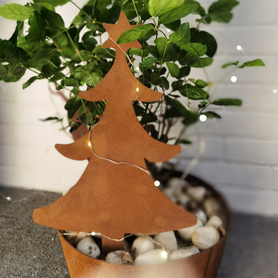 Verziert verrosteter Metallstahlgarten Corten Weihnachtsbaum-geformte Dekoration