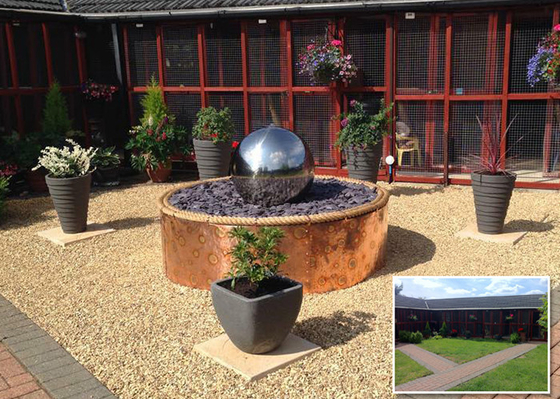 70cm Metallgarten verziert Edelstahl-Bereich-Wasser-Eigenschaft mit LED-Lichtern