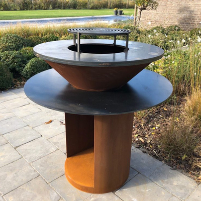 Grill aus Metall für den Garten aus Cortenstahl für den Außenbereich, vorrostet