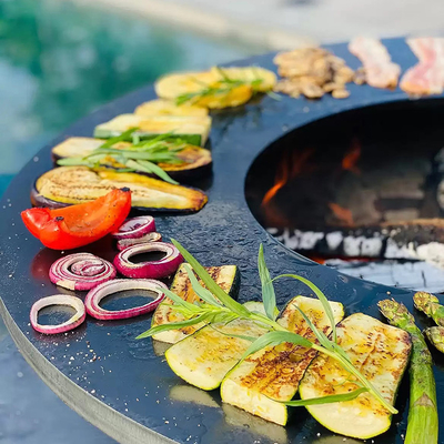 Grill aus Metall für den Garten aus Cortenstahl für den Außenbereich, vorrostet