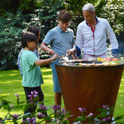 Grillen im Freien aus Corten-Metall, strapazierfähig