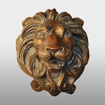 Eine 18 Zoll-Höhe verrostete Lion Face Sculpture Unique Cast-Eisen
