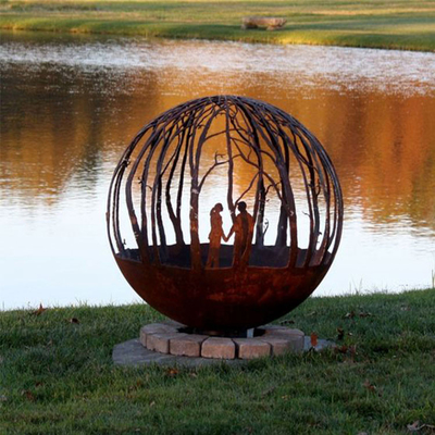 Holz im Freien, das Stahlbereich-Feuer Pit Round Custom Corten brennt
