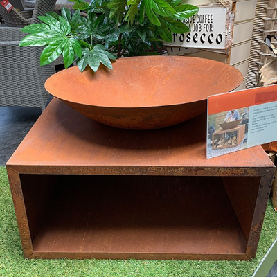 Stahlfeuer im Freien Pit Large Corten Steel Brazier mit Holzlagerungs-Gestell