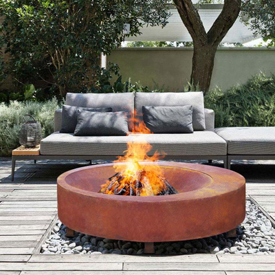 Holz, das großes verwitterndes Stahlfeuer Pit Outdoor Fire Bowl 600mm-1500mm brennt