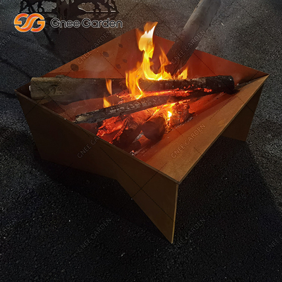 Garten-Holz, das Corten-Stahl Firepit für das Hinterhof-Kampieren brennt