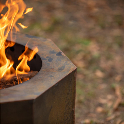 Kampierendes Heater Wood Burning Corten Steel-Runden-Feuer Pit In Outdoor Living Space