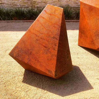 Zusammenfassung unregelmäßige geometrische skulptur-Metallyard-Statuen Corten Stahl