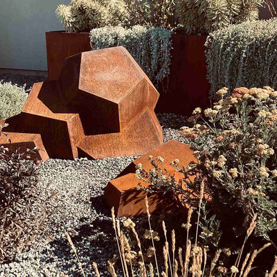 Zusammenfassung unregelmäßige geometrische skulptur-Metallyard-Statuen Corten Stahl