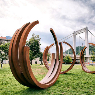 Moderne abstrakte Corten Stahlskulptur-große Metallstatuen Zusammenfassungs-Ring Rustics