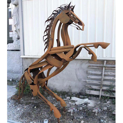 Kundengebundenes Größen-Metallpferd im Freien gestalten die Verwitterung des Stahls