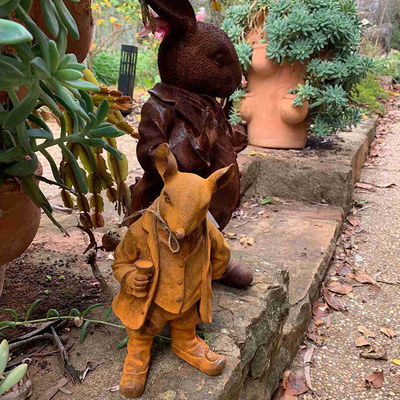 Roheisen verrostete lebensgroßer Rotwild-Statuen Soem-Service im Freien