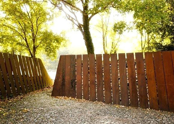Stahlzaun Panel Exterior Design 2m hoher Garten Corten für Wohn