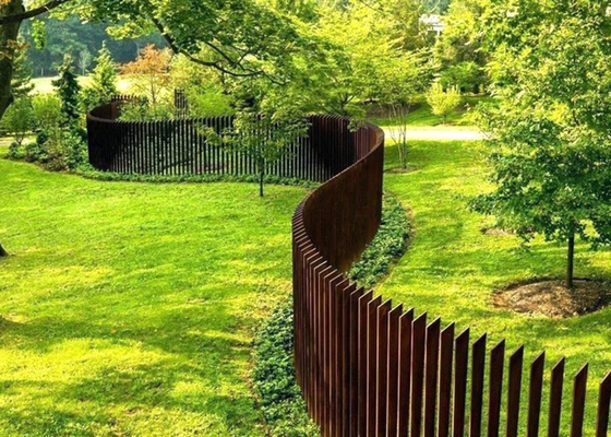 Stahlzaun Panel Exterior Design 2m hoher Garten Corten für Wohn