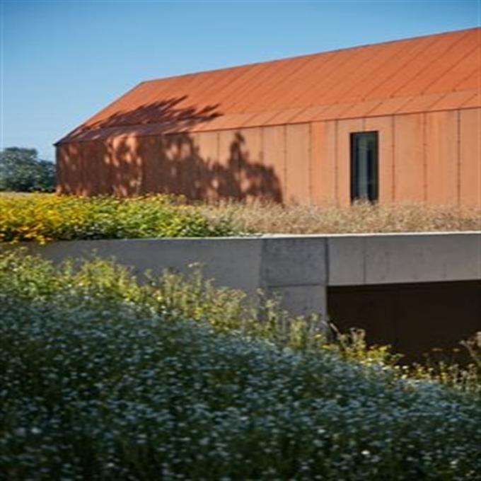 WAND-Wandfassadenelement Corten Stahlim freien Außenwand