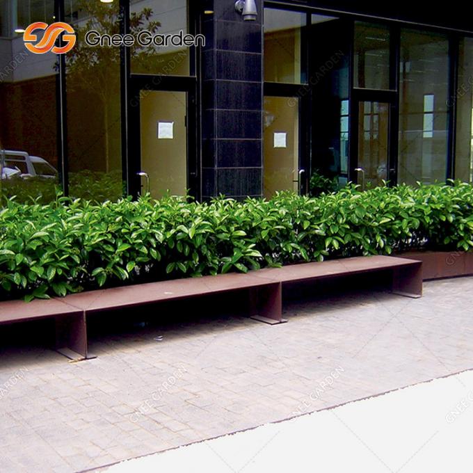 Moderne Corten-Bank-Metallmöbel im Freien für öffentliche Plätze und moderne Terrassen
