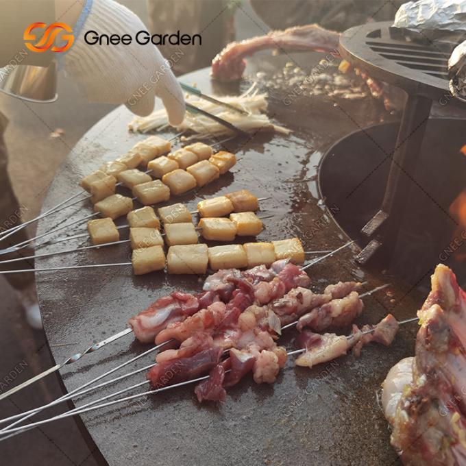 Hölzernes brennendes GRILL Corten Tabellen-Feuer-Pit Barbecue Grill Charcoal Bbq-Funktions-Stahlpersonal im Freien